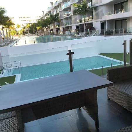 Il Sofisticato - Luxury Swimming Pool View
