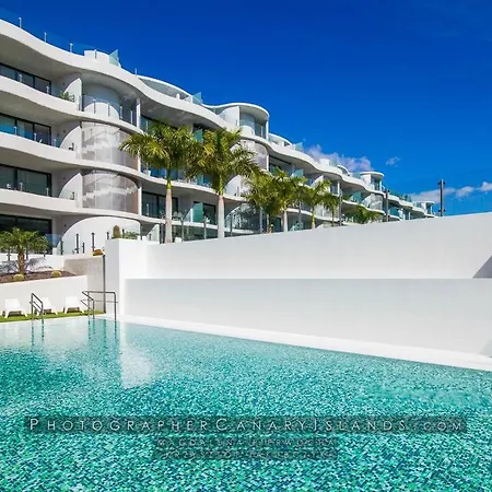 Il Sofisticato - Luxury Swimming Pool View